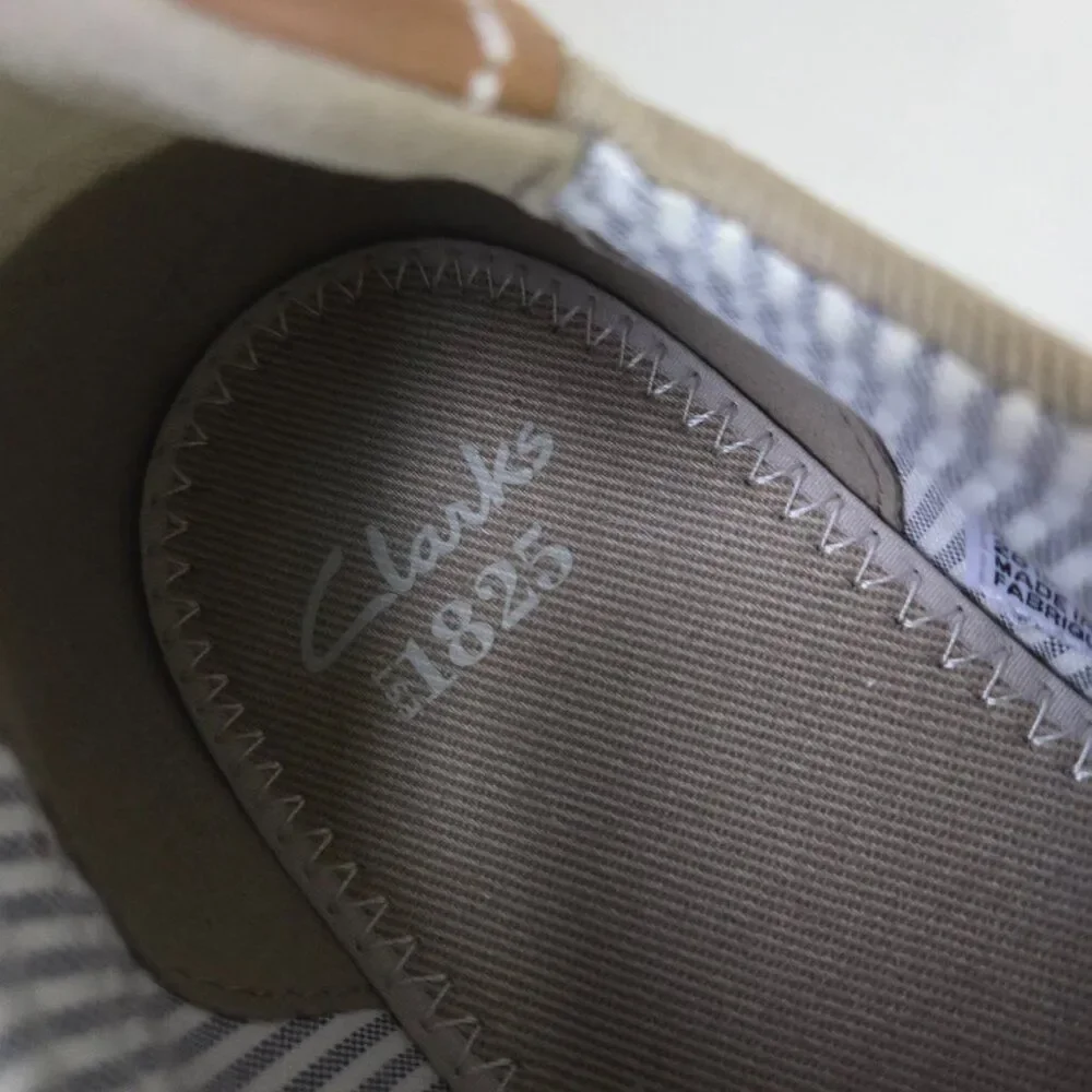 LIKE NEW CLARKS MENS BOAT SHOES CANVAS UPPER LEATHER MIX SIZE 10 MENS